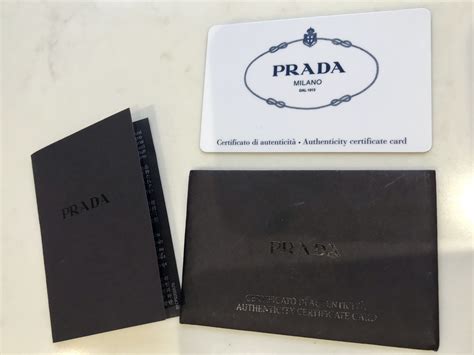 certificado de autenticidad prada lentes|que son las gafas pradas.